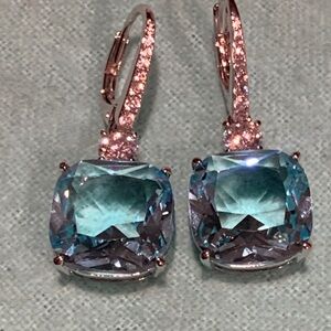 Absolutely stunning high quality crystals earrings from Paris, brand new, must!